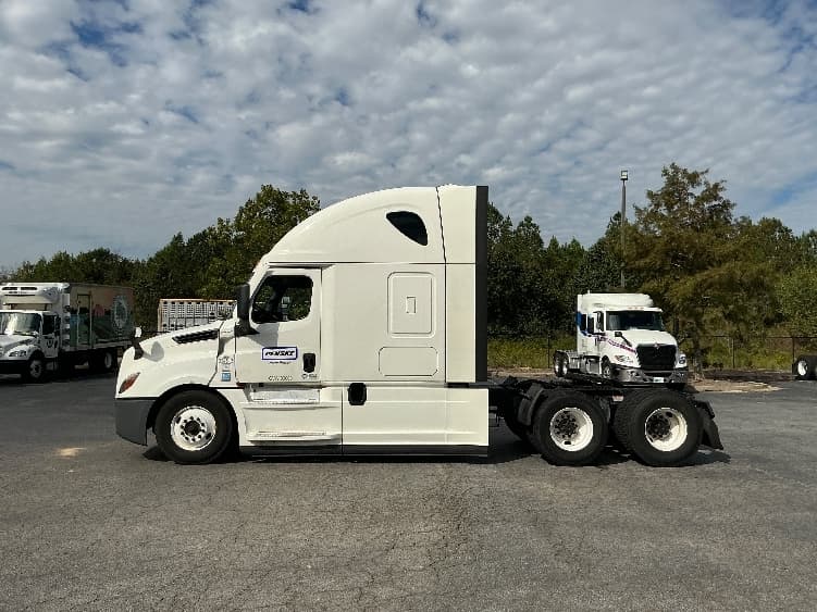 2021 Freightliner Cascadia — photo 4