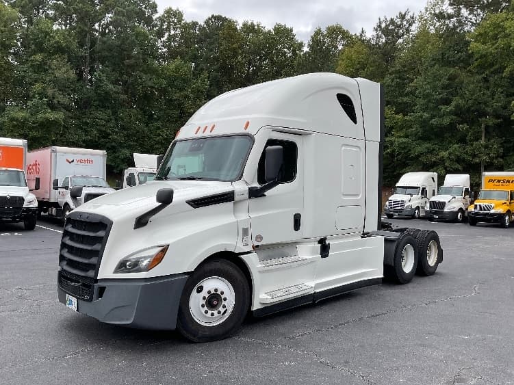 2021 Freightliner Cascadia — photo 2