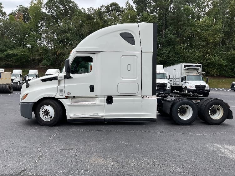 2021 Freightliner Cascadia — photo 3
