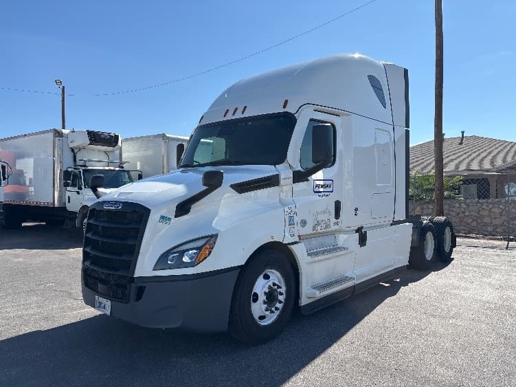 2021 Freightliner Cascadia — photo 3