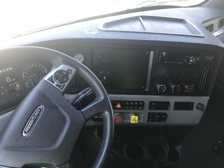 2021 Freightliner Cascadia — photo 7