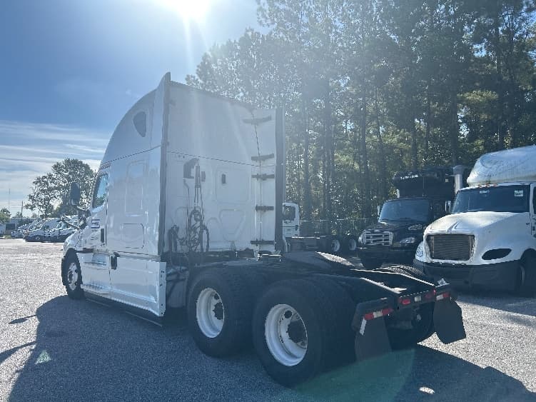 2021 Freightliner Cascadia — photo 5