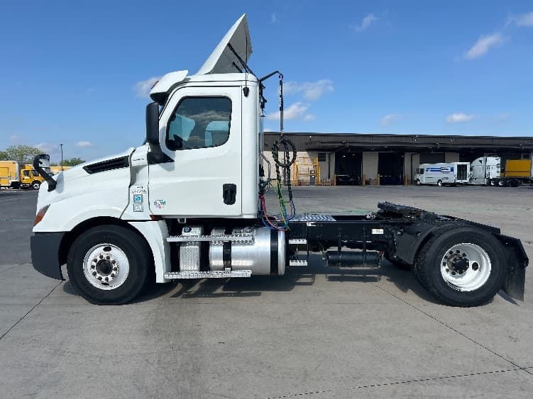 2020 Freightliner Cascadia — photo 4