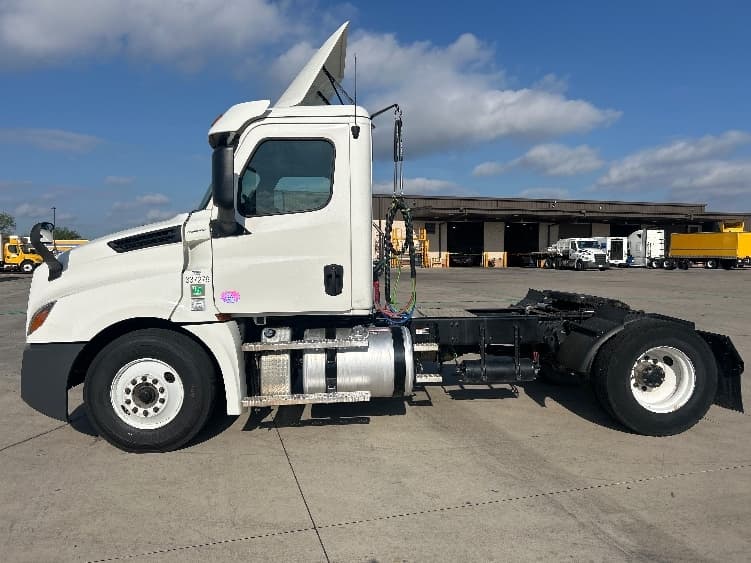 2020 Freightliner Cascadia — photo 4