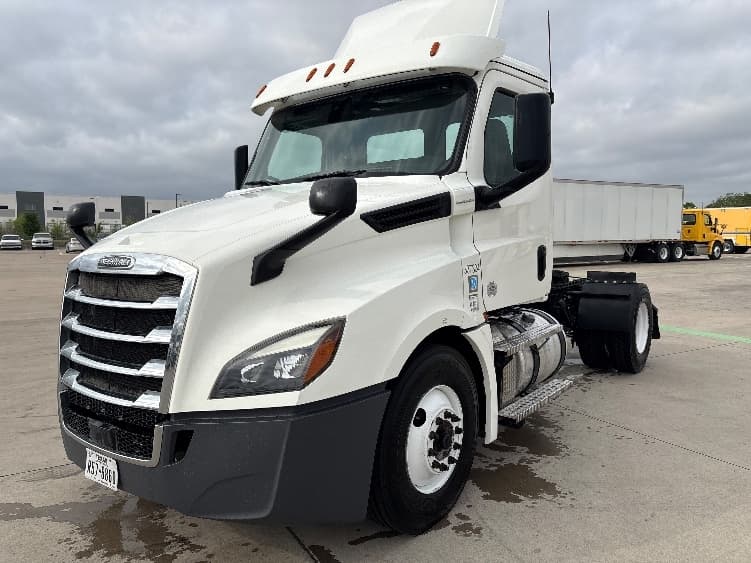 2020 Freightliner Cascadia — photo 3