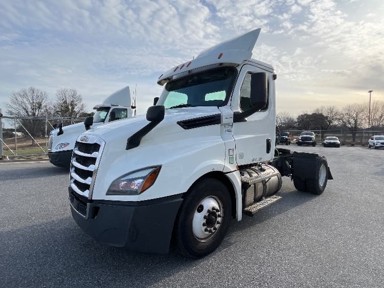 2020 Freightliner Cascadia — photo 3