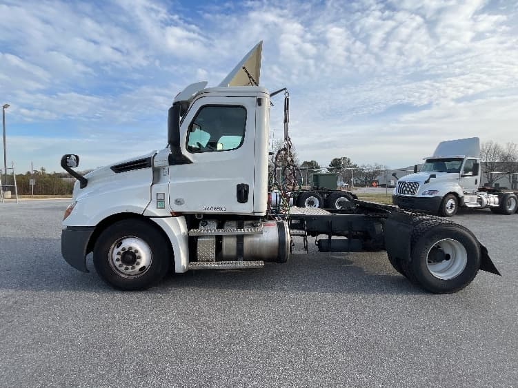 2020 Freightliner Cascadia — photo 4