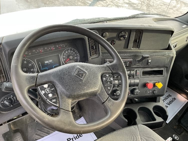 2020 International LT — photo 10