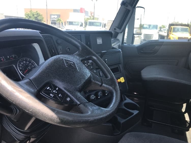 2020 International LT — photo 10