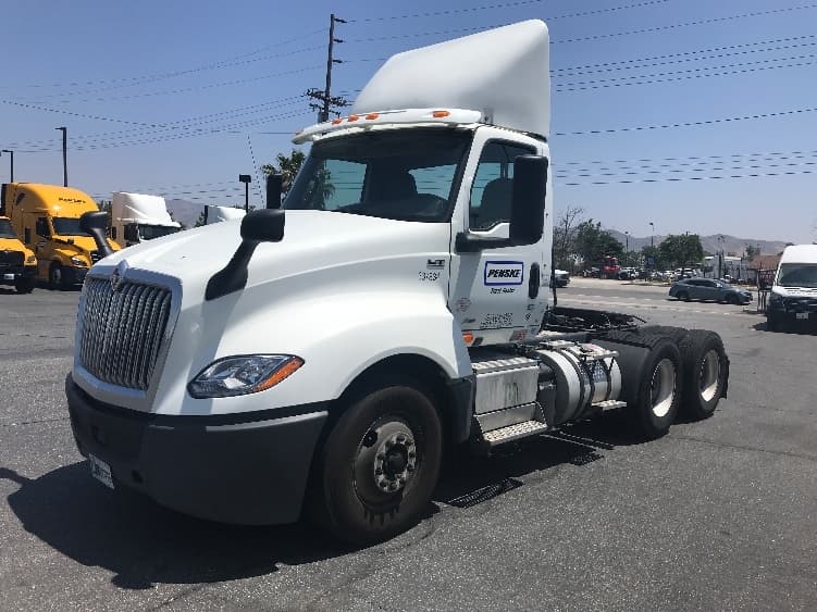 2020 International LT — photo 3