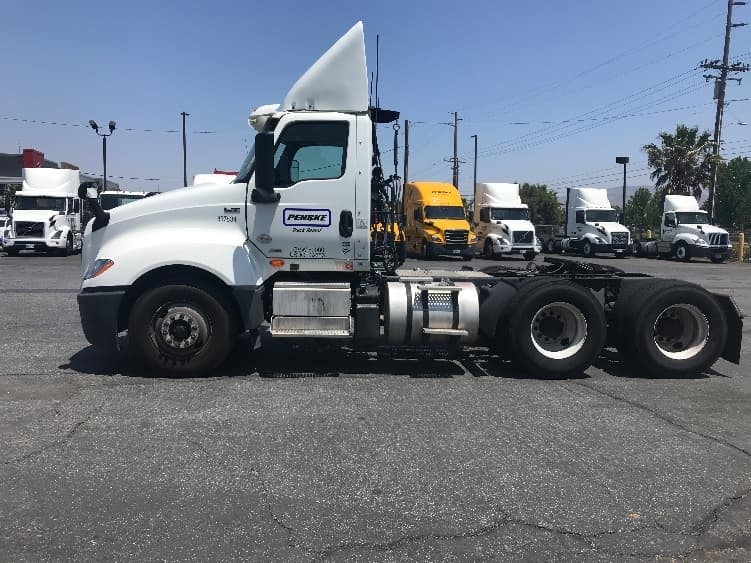 2020 International LT — photo 4