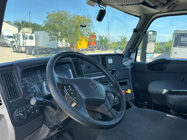 2020 International LT — photo 10