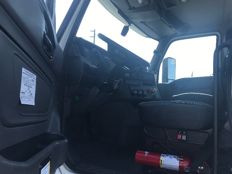 2020 International LT — photo 9