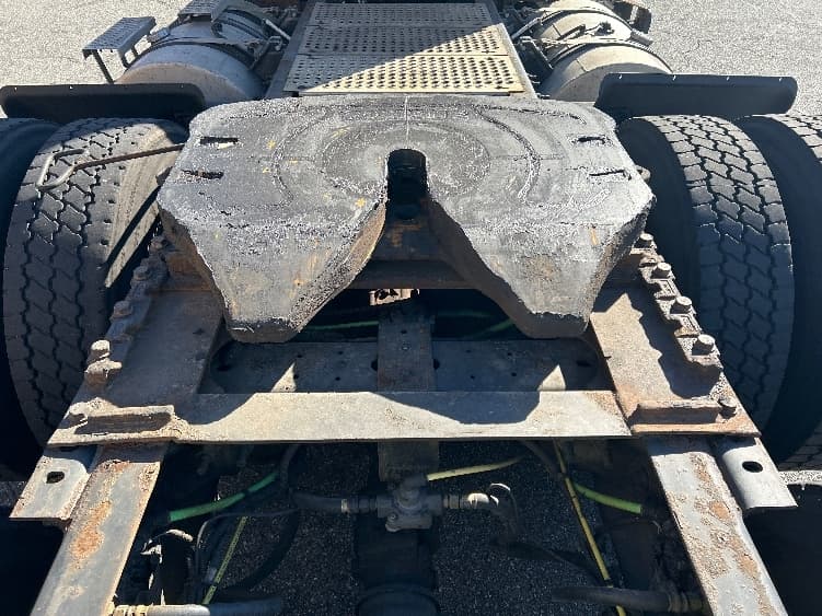 2020 International LT — photo 6