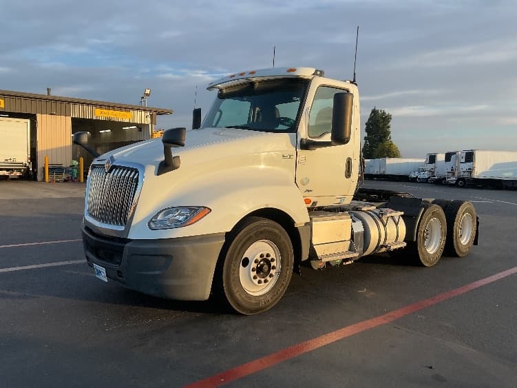 2020 International LT — photo 3