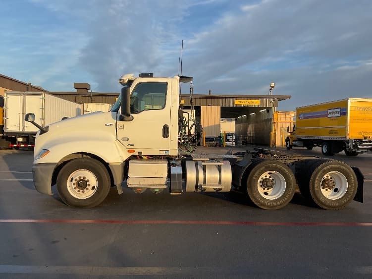 2020 International LT — photo 4