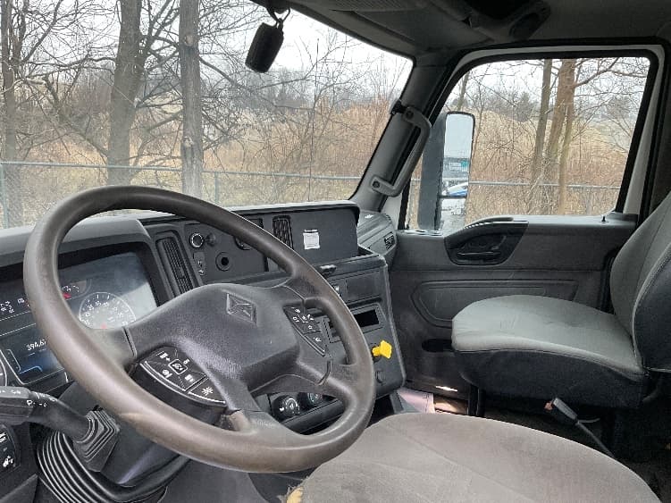 2020 International LT — photo 10
