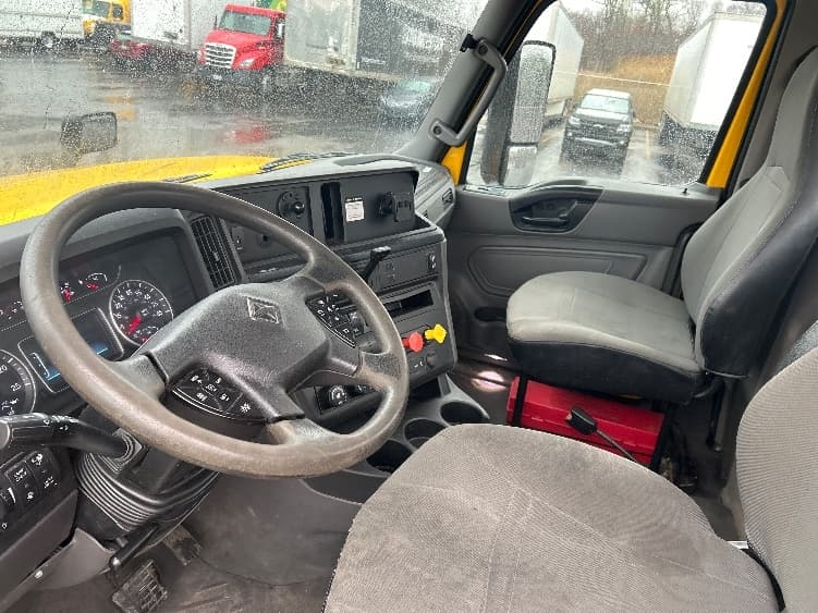 2020 International LT — photo 10