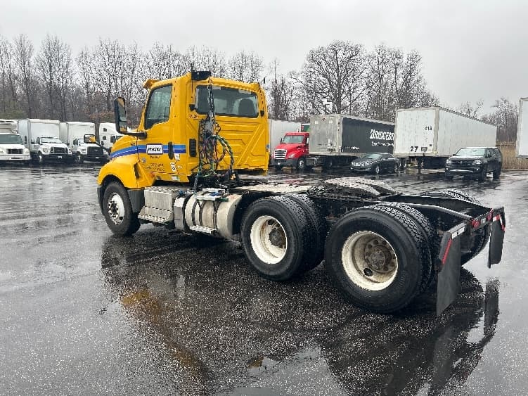 2020 International LT — photo 5