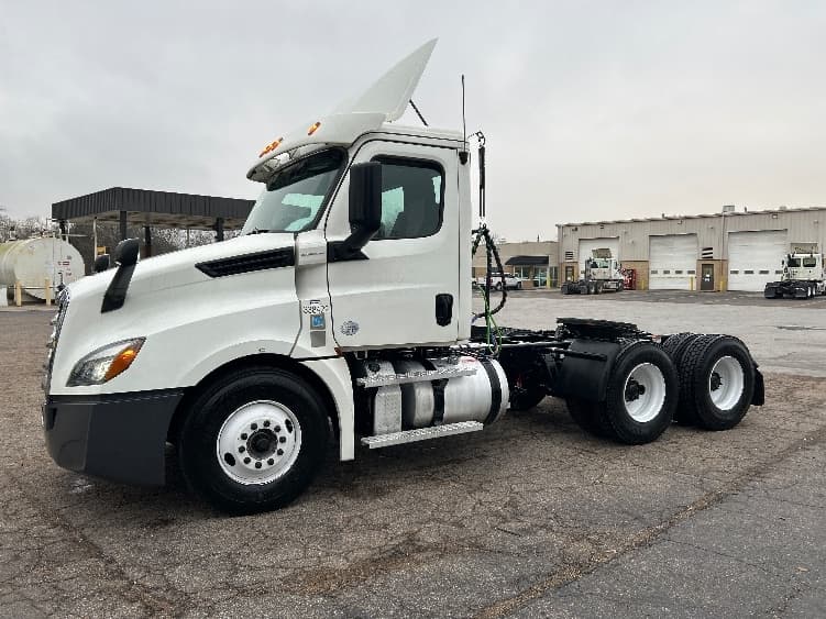 2020 Freightliner Cascadia — photo 4
