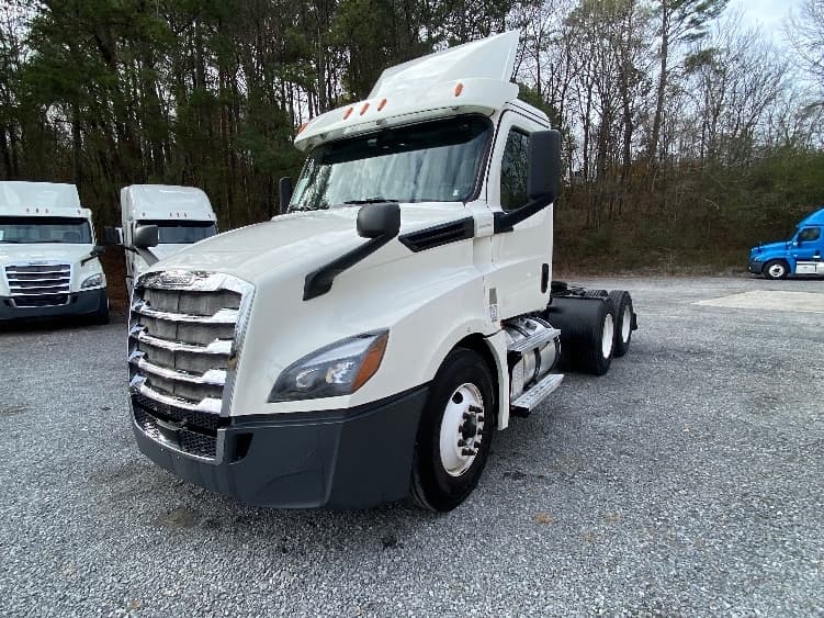 2020 Freightliner Cascadia — photo 3
