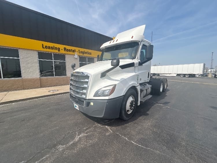 2020 Freightliner Cascadia — photo 3