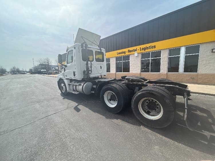 2020 Freightliner Cascadia — photo 5