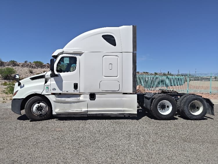 2020 Freightliner Cascadia — photo 4