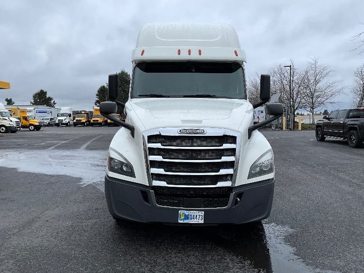 2020 Freightliner Cascadia — photo 2