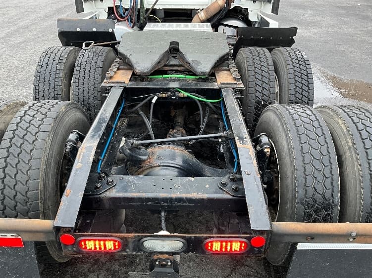 2020 Freightliner Cascadia — photo 6