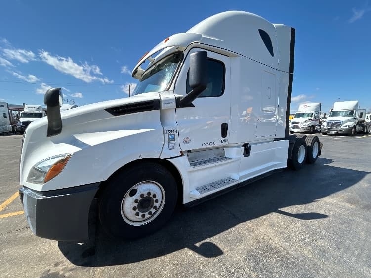 2020 Freightliner Cascadia — photo 3