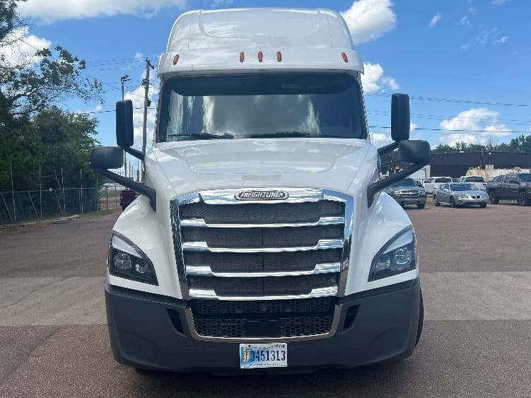2020 Freightliner Cascadia — photo 2