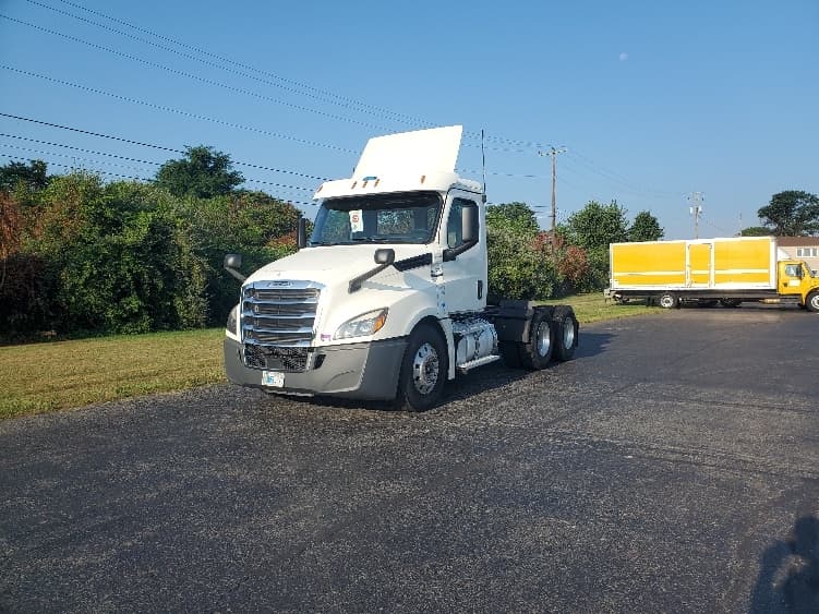 2020 Freightliner Cascadia — photo 3