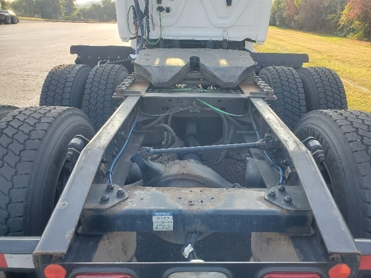 2020 Freightliner Cascadia — photo 6