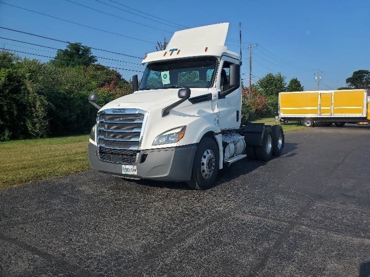 2020 Freightliner Cascadia — photo 3