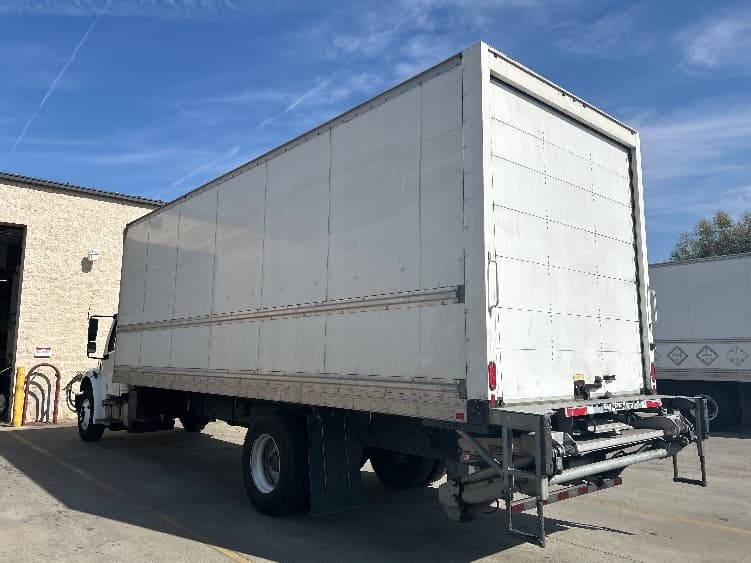 2020 Freightliner M2 106 — photo 6