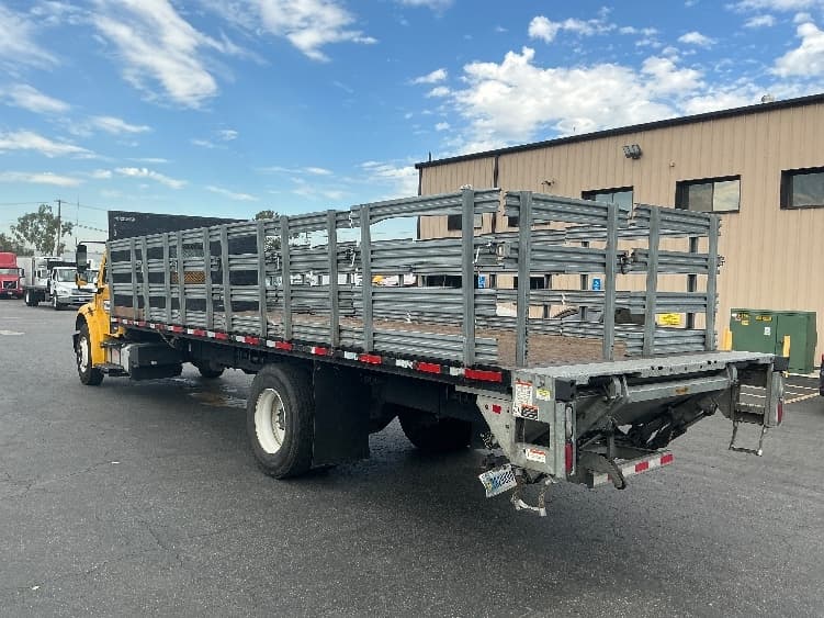 2020 Freightliner M2 106 — photo 6