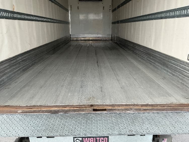 2020 Freightliner M2 106 — photo 10