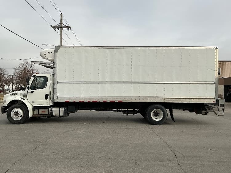 2020 Freightliner M2 106 — photo 4