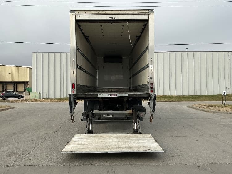 2020 Freightliner M2 106 — photo 9