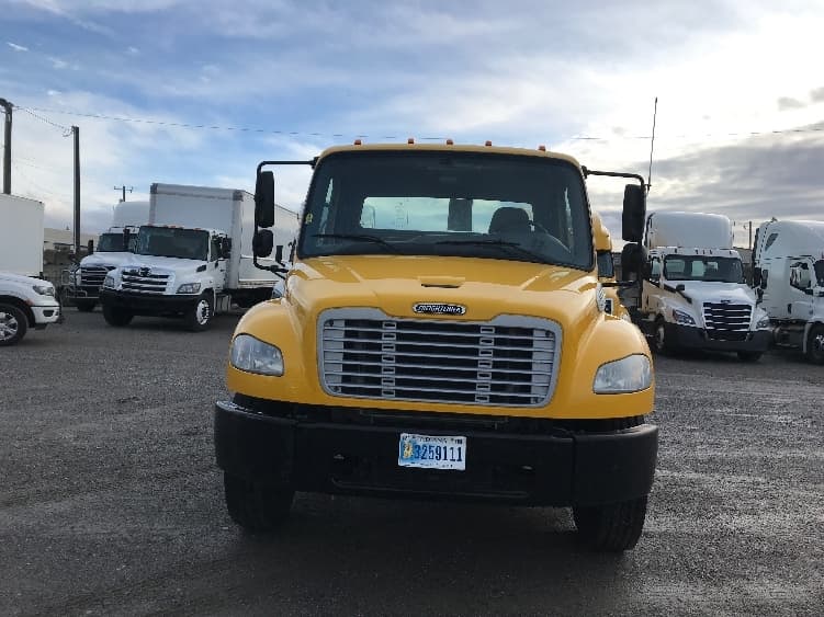 2020 Freightliner M2 106 — photo 2