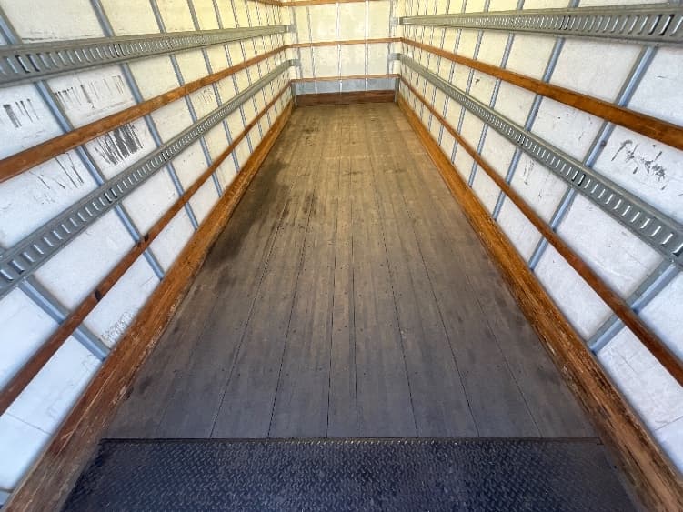 2020 Freightliner M2 106 — photo 10