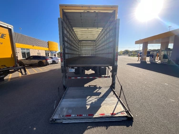 2020 Freightliner M2 106 — photo 9