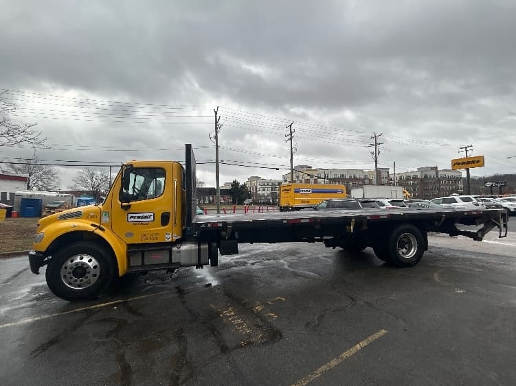 2020 Freightliner M2 106 — photo 4