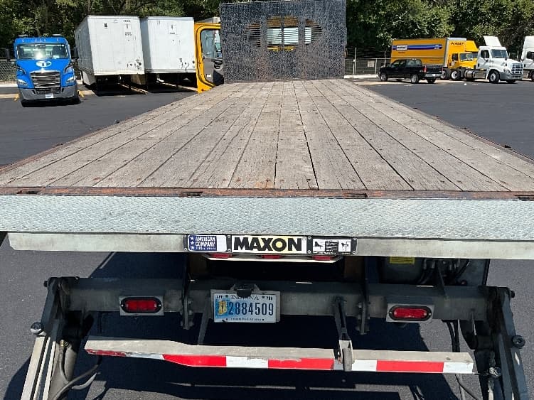 2020 Freightliner M2 106 — photo 10