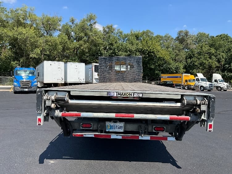 2020 Freightliner M2 106 — photo 7