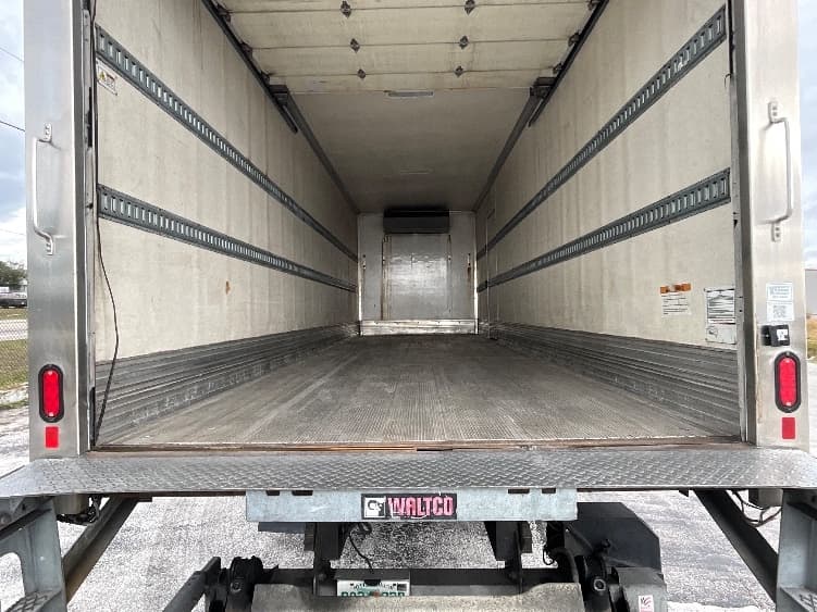 2020 Freightliner M2 106 — photo 10