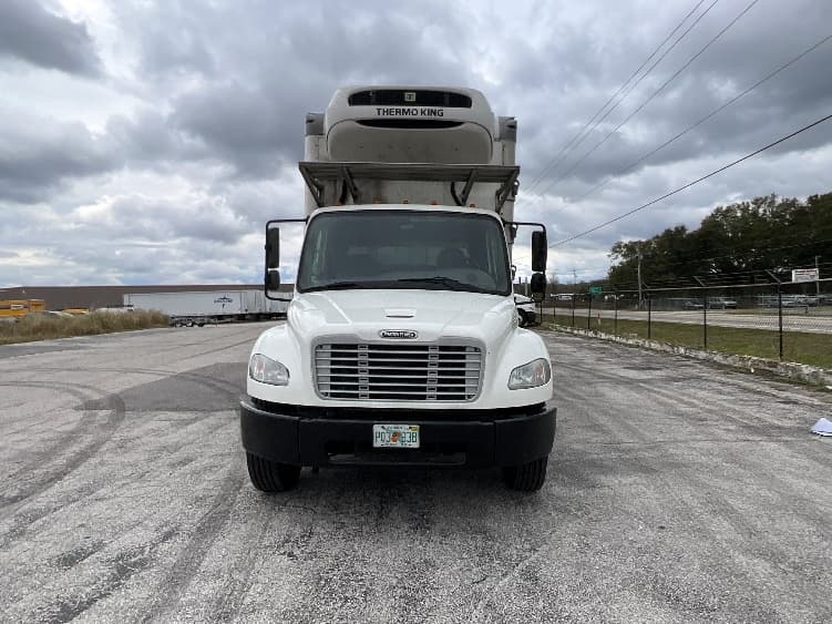 2020 Freightliner M2 106 — photo 2