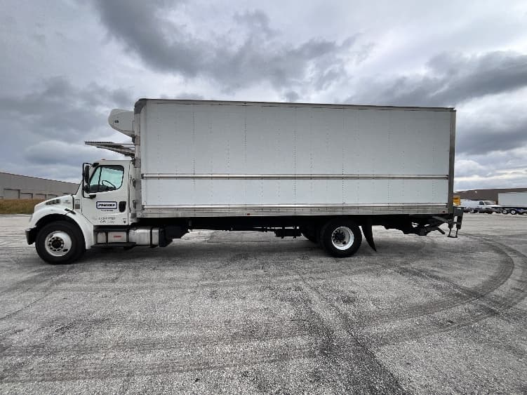 2020 Freightliner M2 106 — photo 4