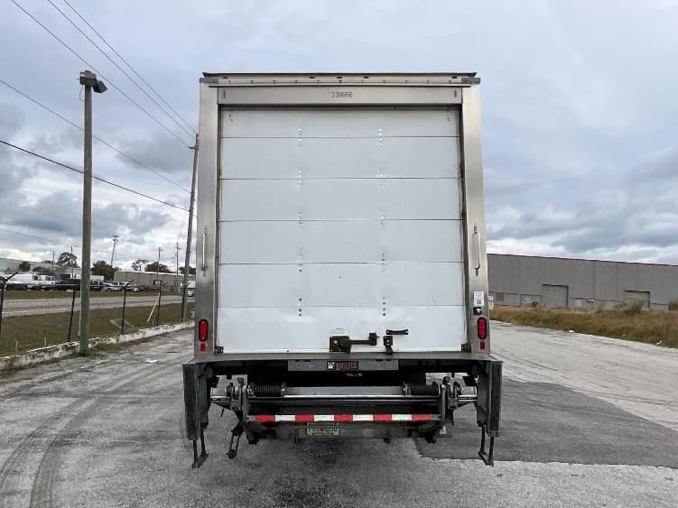 2020 Freightliner M2 106 — photo 7